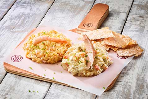 ensaladilla-rape-langostinos en restaurante de comida española Volapie